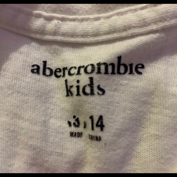 Kids shirt.. size 13/14 - Picture 2 of 2